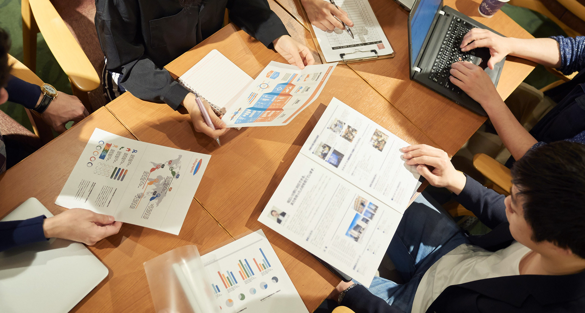 イメージ画像：AIエンジニアが「有識者委員」としてやったこと